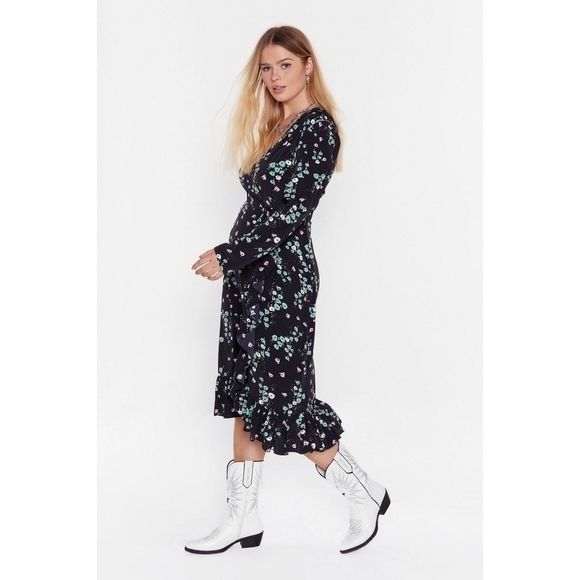 🆕 Nasty Gal Bud of Been There Plus Floral Dress - Picture 5 of 11